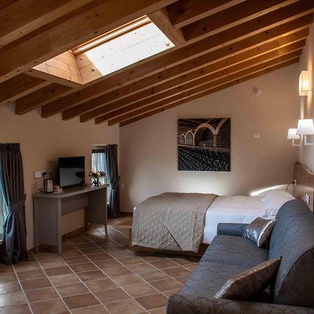 Agriturismo Relais La Casina 카브리아나 외부 사진