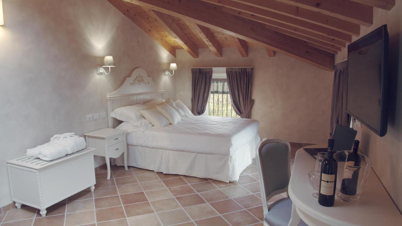 Agriturismo Relais La Casina 카브리아나 외부 사진